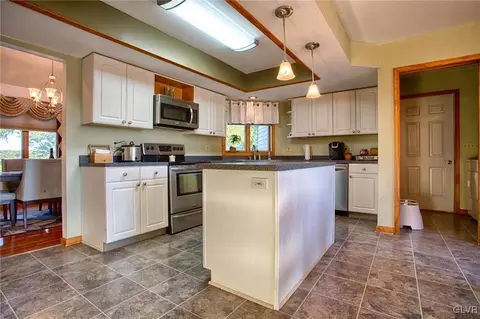 455 Bauer Rd, Bath, PA 18014 photo 4
