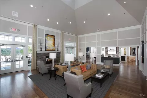 1048 Resolution Dr, Bethlehem, PA 18017 photo 8