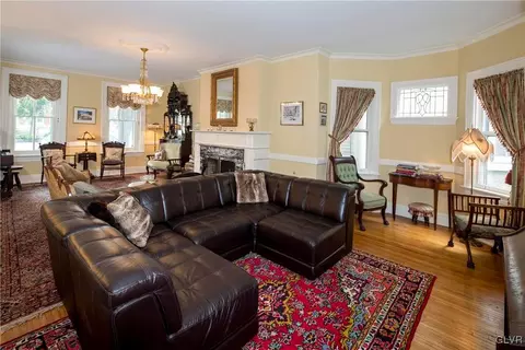 54 E Market St, Bethlehem, PA 18018 photo 4