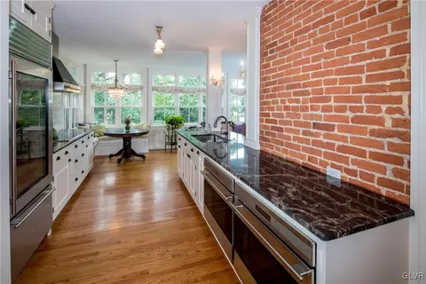54 E Market St, Bethlehem, PA 18018 photo 3