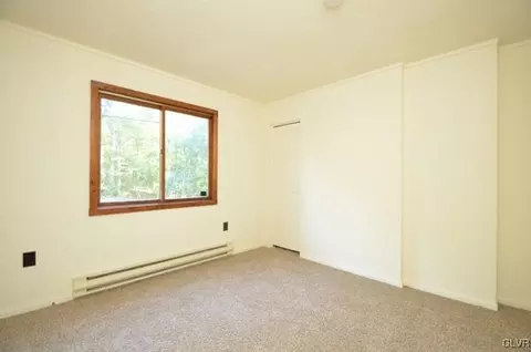 6306 Decker Rd, Saw Creek, PA 18324 photo 8