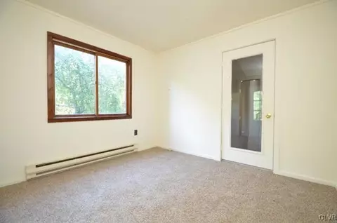 6306 Decker Rd, Saw Creek, PA 18324 photo 9