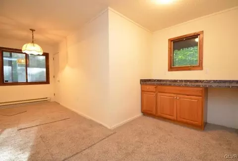 6306 Decker Rd, Saw Creek, PA 18324 photo 5