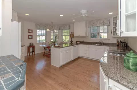 1027 Stone Stack Dr, Bethlehem, PA 18015 photo 8