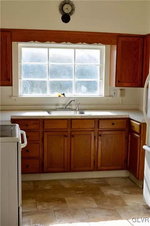 324 E Wall St, Bethlehem, PA 18018 photo 4