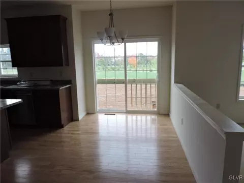 5309 Braddock Ct, Bethlehem, PA 18017 photo 6