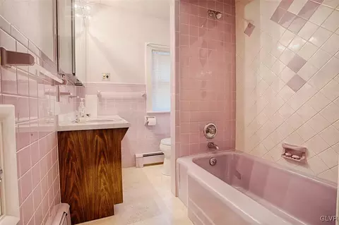 286 E Mountain Rd, Wind Gap, PA 18091 photo 9