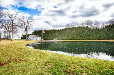 286 E Mountain Rd, Wind Gap, PA 18091 photo 3