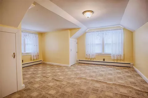 286 E Mountain Rd, Wind Gap, PA 18091 photo 10