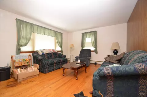 232 Broad St, Bath, PA 18014 photo 7
