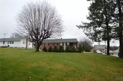 232 Broad St, Bath, PA 18014 photo 4