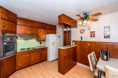 66 Cacoosing Ave, Sinking Spring, PA 19608 photo 9