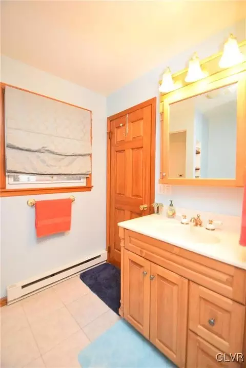 556 Round Table Dr, Nazareth, PA 18064 photo 17