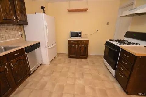 413 E Wall St, Bethlehem, PA 18018 photo 9