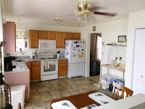 2242 Juniper Dr, Coplay, PA 18037 photo 10