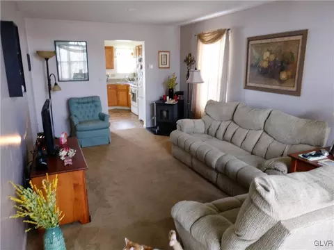 2242 Juniper Dr, Coplay, PA 18037 photo 4