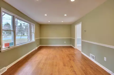 540 E Macada Rd, Bethlehem, PA 18017 photo 5