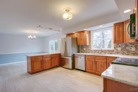 540 E Macada Rd, Bethlehem, PA 18017 photo 7