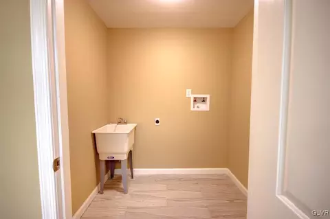 540 E Macada Rd, Bethlehem, PA 18017 photo 20