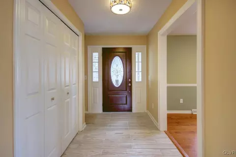 540 E Macada Rd, Bethlehem, PA 18017 photo 4