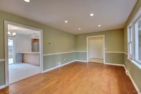 540 E Macada Rd, Bethlehem, PA 18017 photo 6