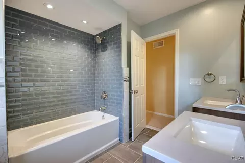 540 E Macada Rd, Bethlehem, PA 18017 photo 17