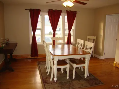 206 E 2nd St, Wind Gap, PA 18091 photo 13
