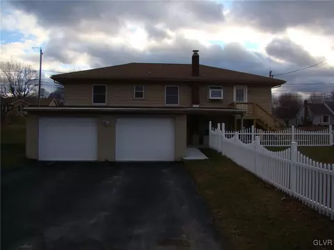 206 E 2nd St, Wind Gap, PA 18091 photo 7