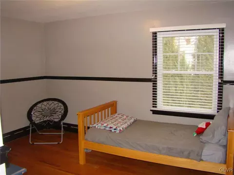 206 E 2nd St, Wind Gap, PA 18091 photo 17