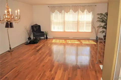 325 Spring St, Bethlehem, PA 18018 photo 6