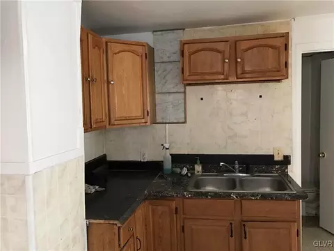 1161 E 3rd St, Bethlehem, PA 18015 photo 8