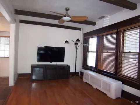 27 E Union Blvd, Bethlehem, PA 18018 photo 7