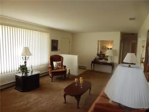 2449 Fox Rd, Bath, PA 18014 photo 8