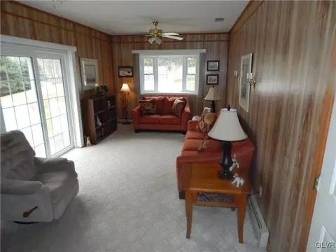 2449 Fox Rd, Bath, PA 18014 photo 14