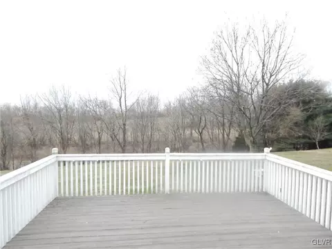 2449 Fox Rd, Bath, PA 18014 photo 4