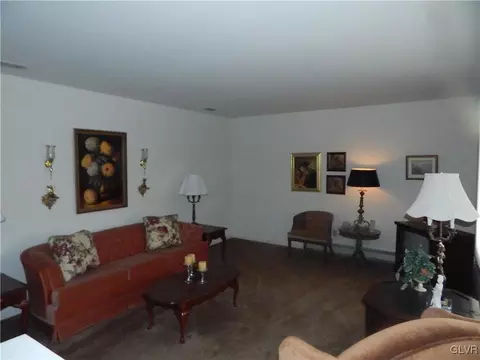2449 Fox Rd, Bath, PA 18014 photo 7