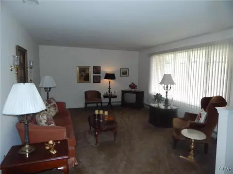 2449 Fox Rd, Bath, PA 18014 photo 6