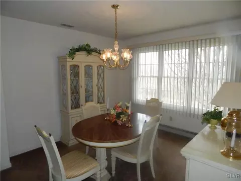 2449 Fox Rd, Bath, PA 18014 photo 12