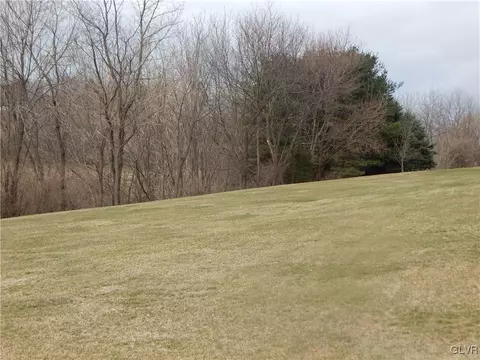 2449 Fox Rd, Bath, PA 18014 photo 5