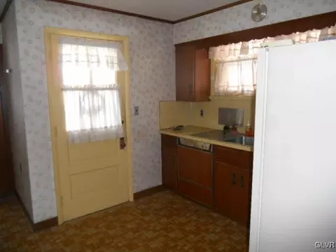 327 E Union Blvd St, Bethlehem, PA 18018 photo 9