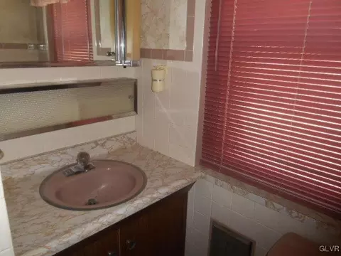327 E Union Blvd St, Bethlehem, PA 18018 photo 22