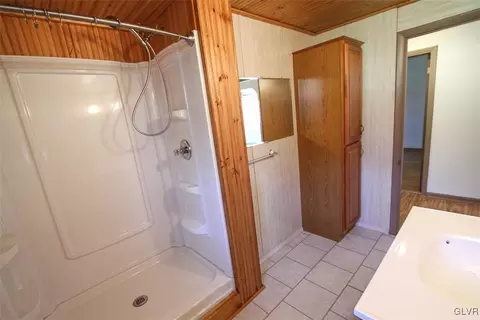 516 Spring Valley Rd, Reading, PA 19604 photo 9