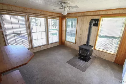 516 Spring Valley Rd, Reading, PA 19604 photo 3