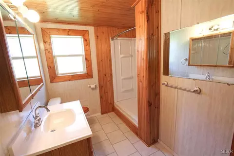 516 Spring Valley Rd, Reading, PA 19604 photo 10
