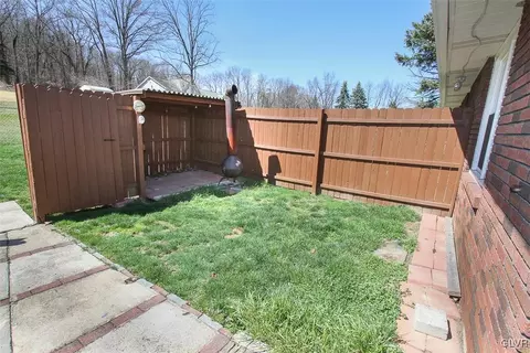 516 Spring Valley Rd, Reading, PA 19604 photo 18