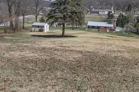 516 Spring Valley Rd, Reading, PA 19604 photo 5