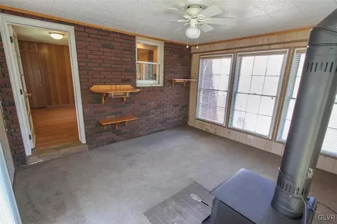516 Spring Valley Rd, Reading, PA 19604 photo 7