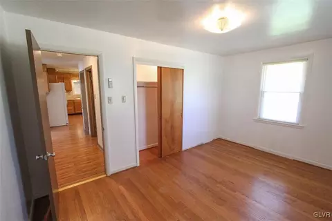 516 Spring Valley Rd, Reading, PA 19604 photo 11