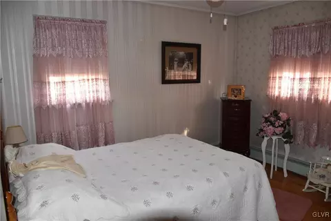 250 E 2nd St, Wind Gap, PA 18091 photo 9
