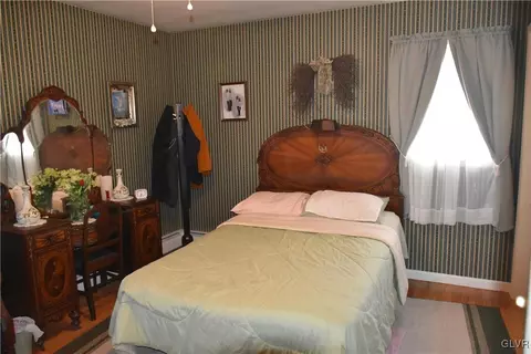 250 E 2nd St, Wind Gap, PA 18091 photo 7